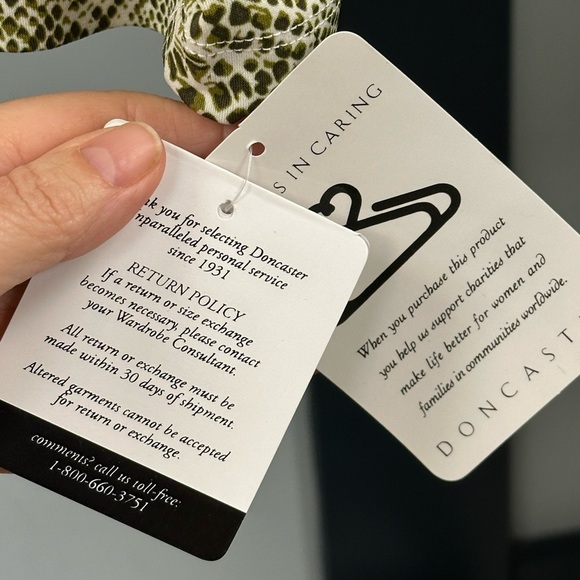 Doncaster Green Animal Print Ruched Blouse - Size 2W - Picture 5 of 6